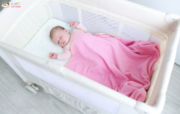 Tập cho trẻ nằm nôi từ lúc sơ sinh?