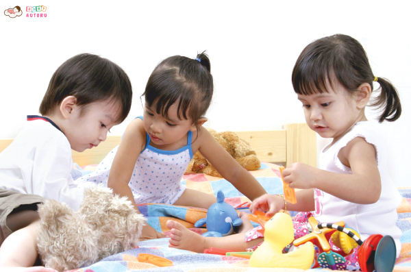 Không cho trẻ tiếp xúc với người bệnh hoặc nghi ngờ mắc bệnh