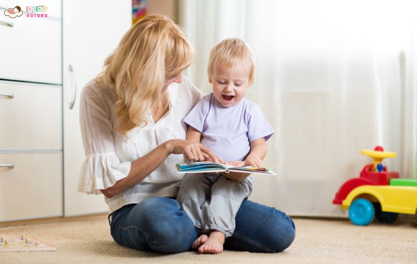 Trò chuyện và lên kế hoạch hoạt động cho trẻ tập đi