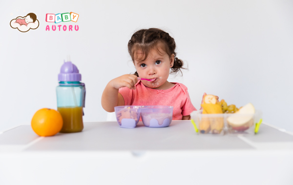 Mẹo tập cho bé tự ăn lúc còn nhỏ